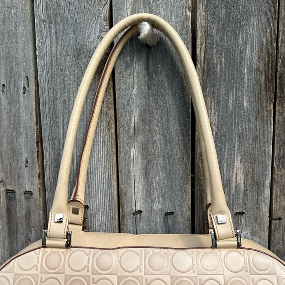 Salvatore Ferragamo Vintage Y2K Gancini Embossed Leather Handbag Beige - Picture 4 of 16